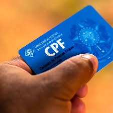 Golpes usam dados reais em fraudes com CPF e simulam cobranças da Receita