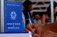 Governo Federal prorroga por mais dois meses corte de jornada e salário