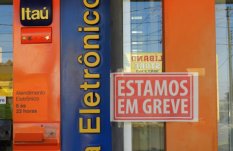 Greve nos bancos provoca queda de 12,9% no faturamento do comércio